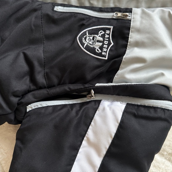 Kids NFL Raiders Jacket with removable sleeves. Turns into a Vest - Picture 6 of 7